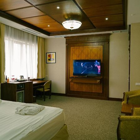 City Hotel Biskek Kültér fotó