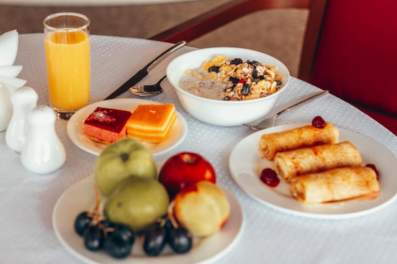 City Hotel Biskek Kültér fotó