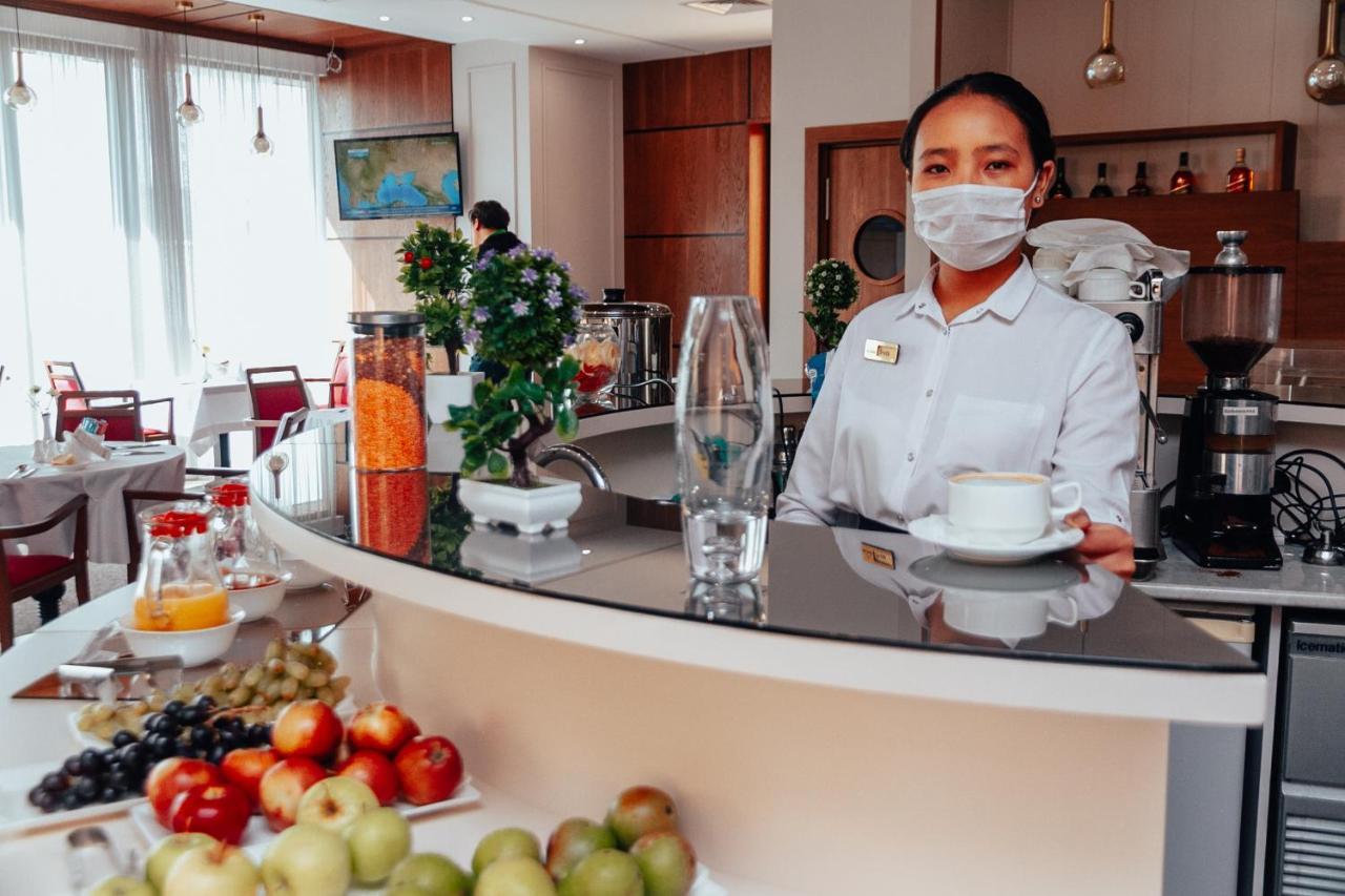 City Hotel Biskek Kültér fotó