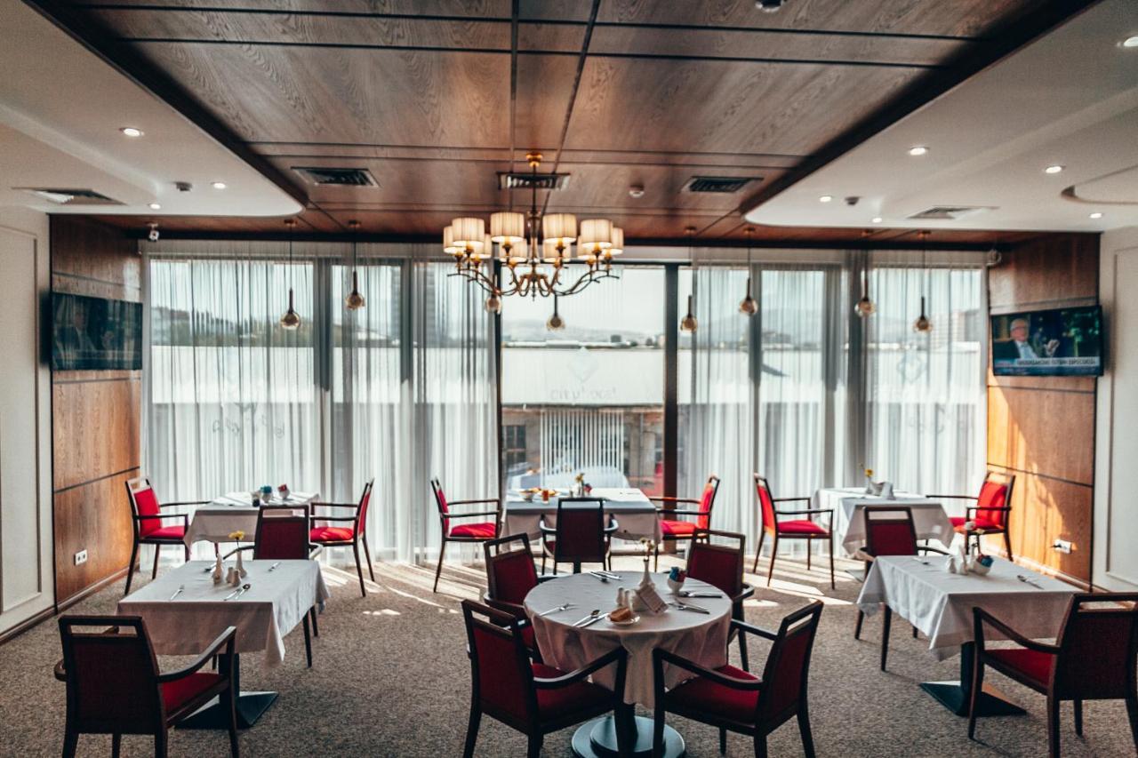 City Hotel Biskek Kültér fotó