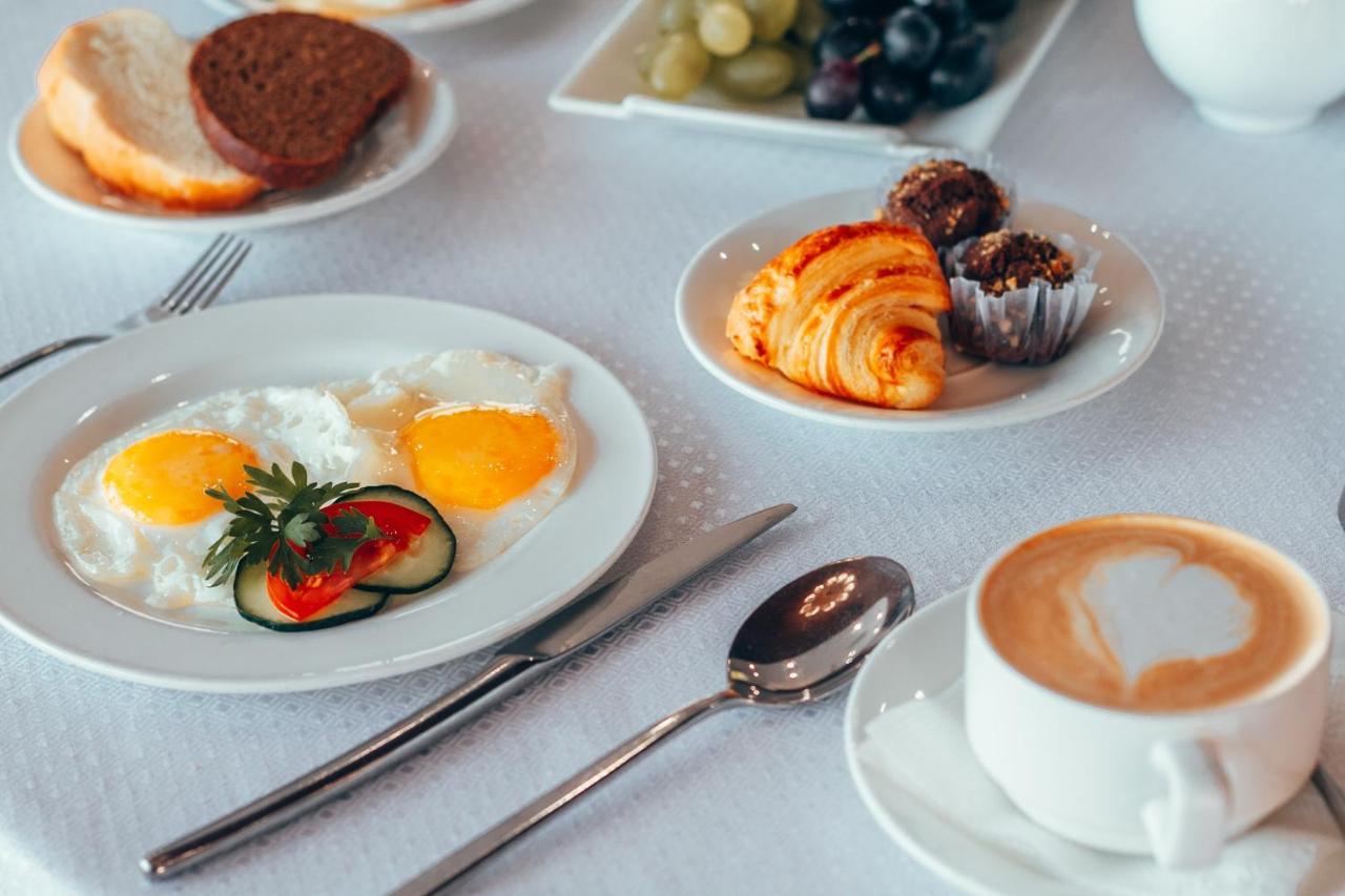 City Hotel Biskek Kültér fotó