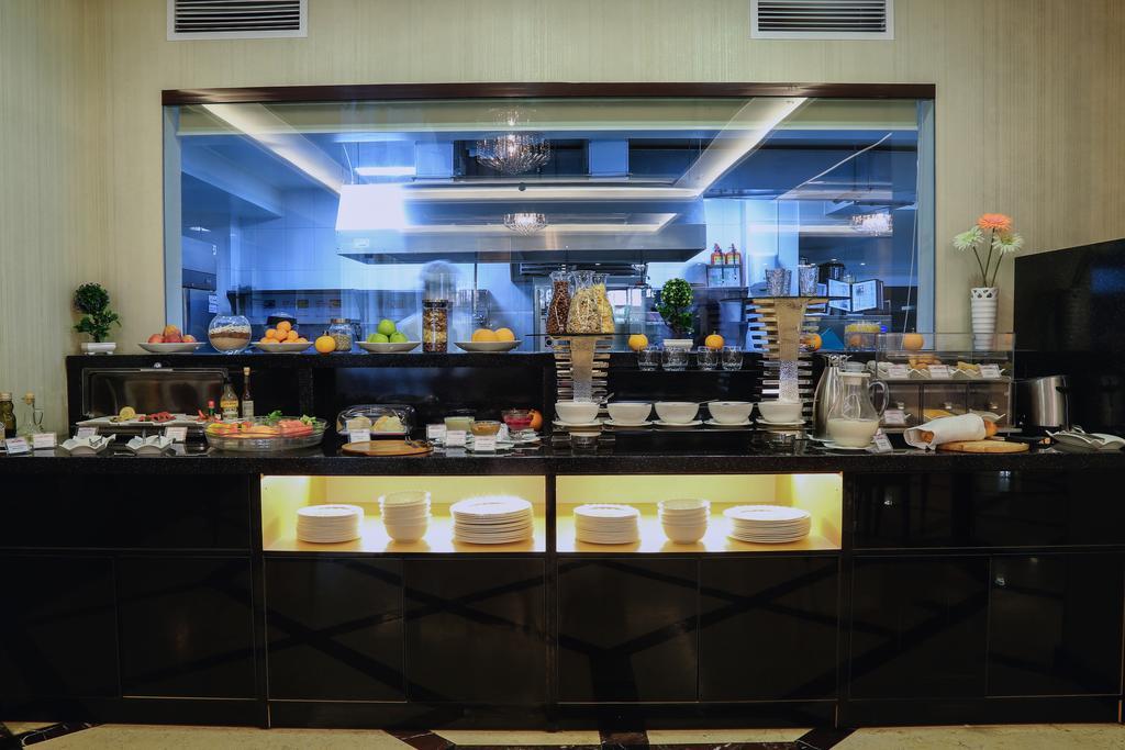 City Hotel Biskek Kültér fotó