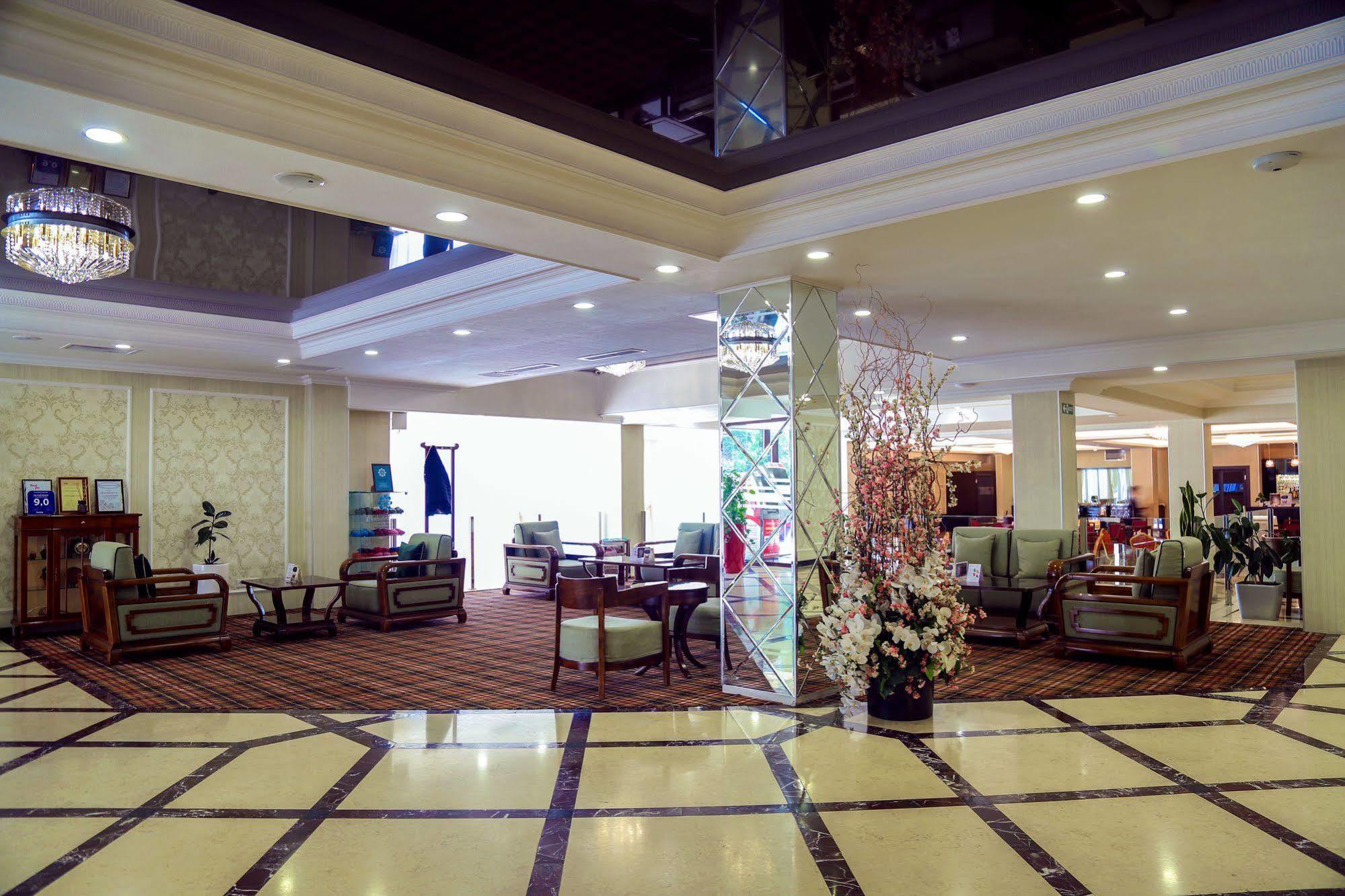 City Hotel Biskek Kültér fotó