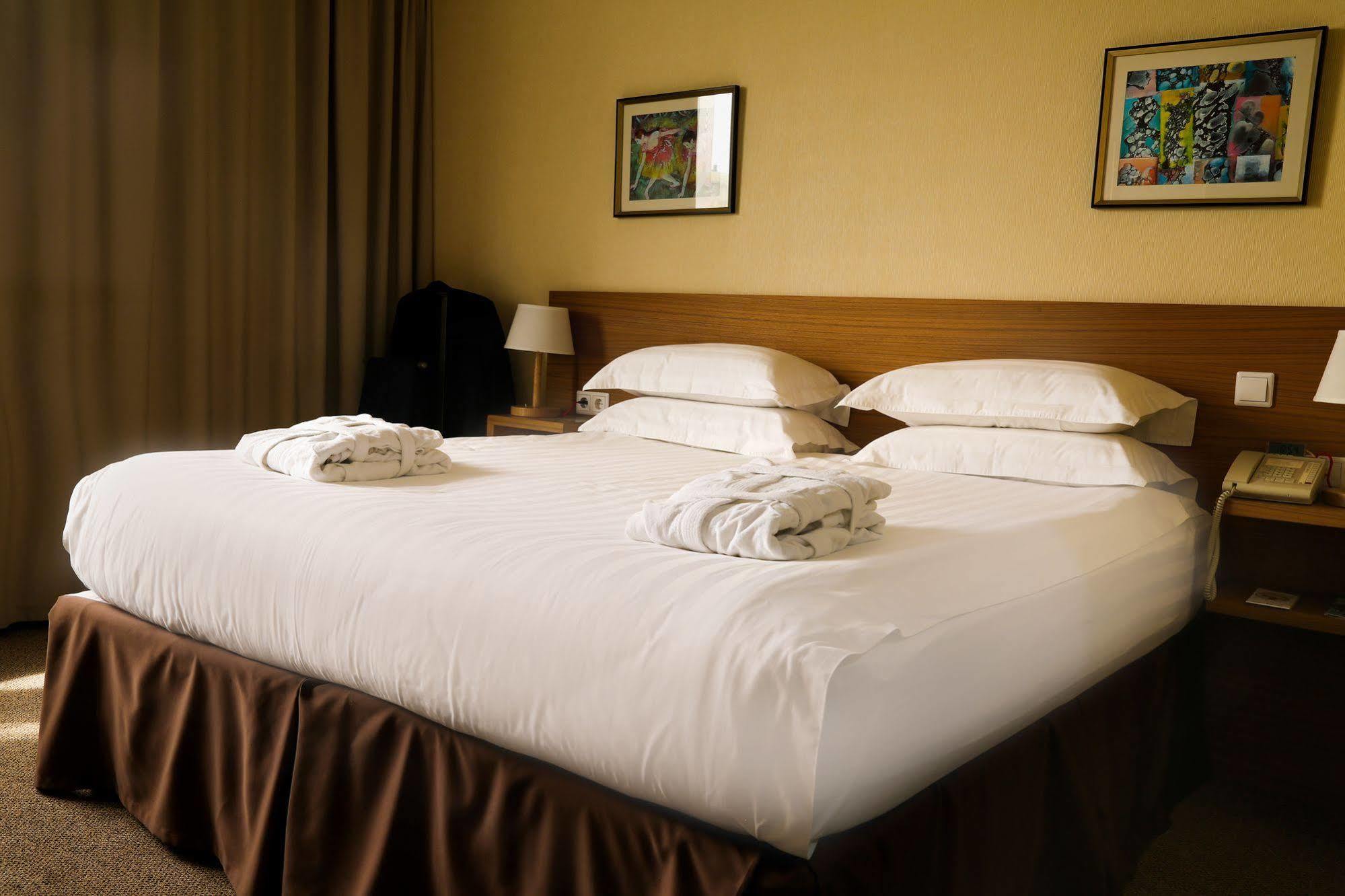 City Hotel Biskek Kültér fotó