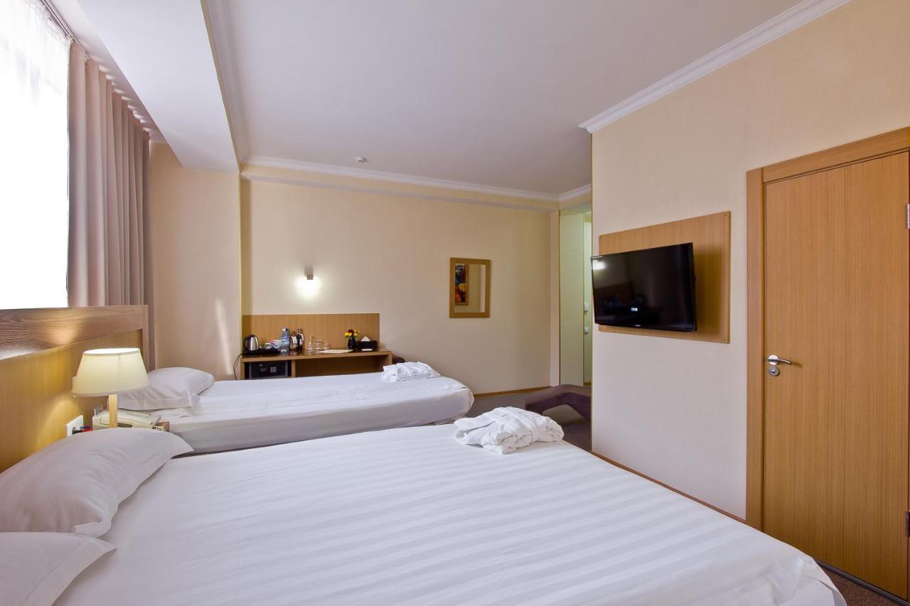 City Hotel Biskek Kültér fotó